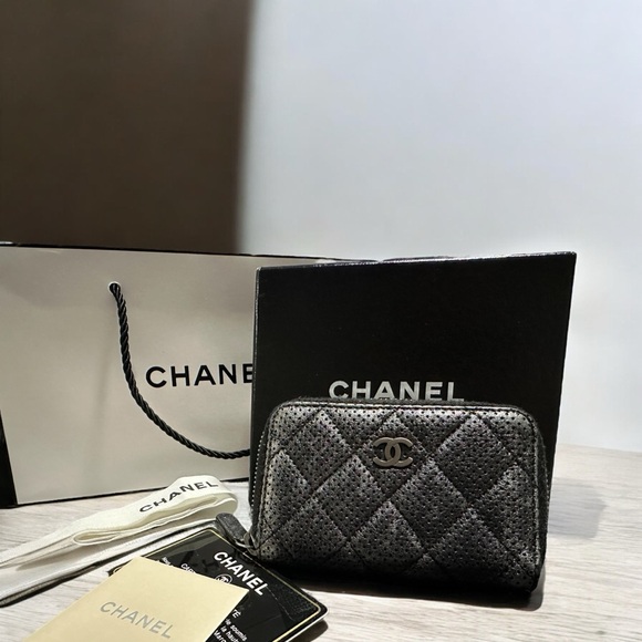 CHANEL Perforated Wallet / Card Case Full Set EUC! 🎁 - Picture 12 of 16